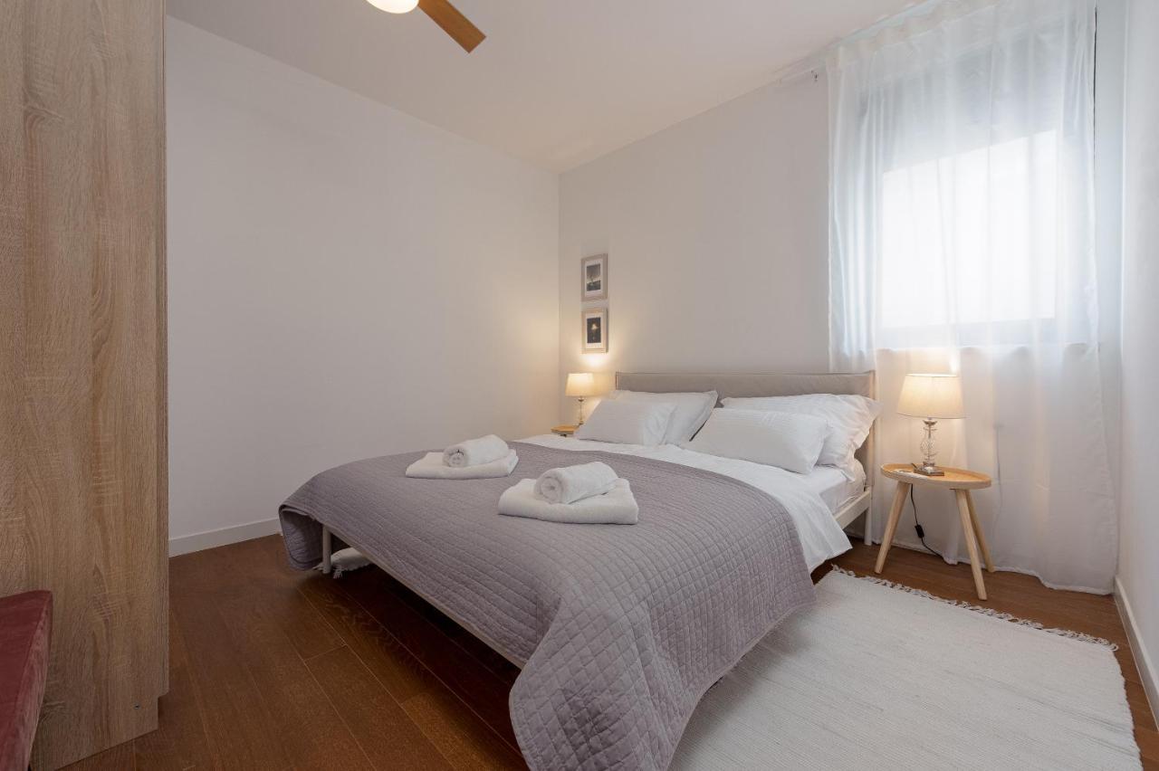 Luxury Apartment Near The Beach "Rr" Zadar Exterior photo