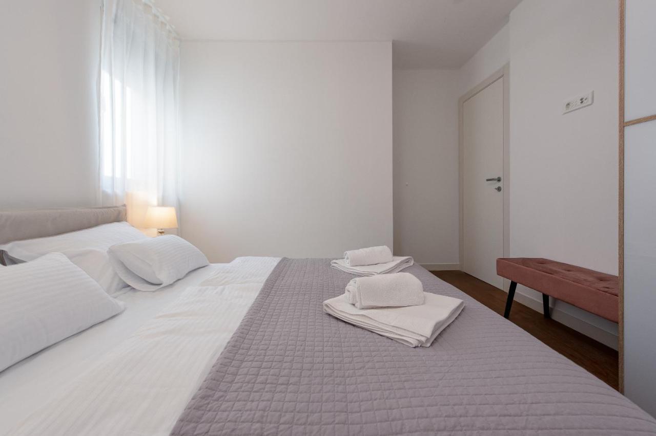 Luxury Apartment Near The Beach "Rr" Zadar Exterior photo