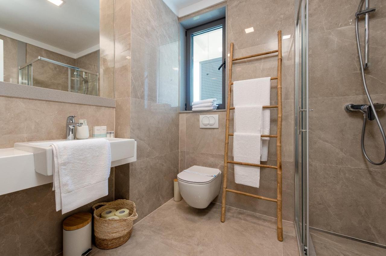 Luxury Apartment Near The Beach "Rr" Zadar Exterior photo